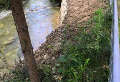 Lesy ČR zpevnily břeh Rokytenky poškozený velkou vodou