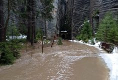 Skalní okruh v Adšpachu je kvůli záplavě uzavřený