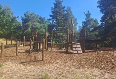 Lesy ČR obnovily navštěvované dětské hřiště v centru Klášterce nad Ohří