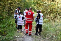 Uklidíme to! Český červený kříž a jeho dobrovolníci odstranili z lesů u Kladna několik černých skládek