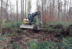 Vracíme vodu lesu: Ve třineckém lesoparku dnes začaly Lesy ČR hloubit patnáct tůní