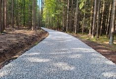 Páteřní lesní cestu opravily na Písecku Lesy ČR