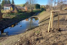 Obnovu Kobylího potoka dokončily v intravilánu Bruntálu Lesy ČR