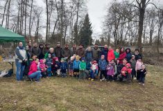 Malí i velcí Radovanové zahájili jaro výsadbou lesa