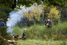 Den lesů nové generace ve Svoru: lesnické dovednosti, historické zbraně i putování za obnovou lesa