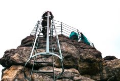 Turisté ocenili obnovu Čertových kamenů, Lesy ČR získaly cenu Olomouckého kraje